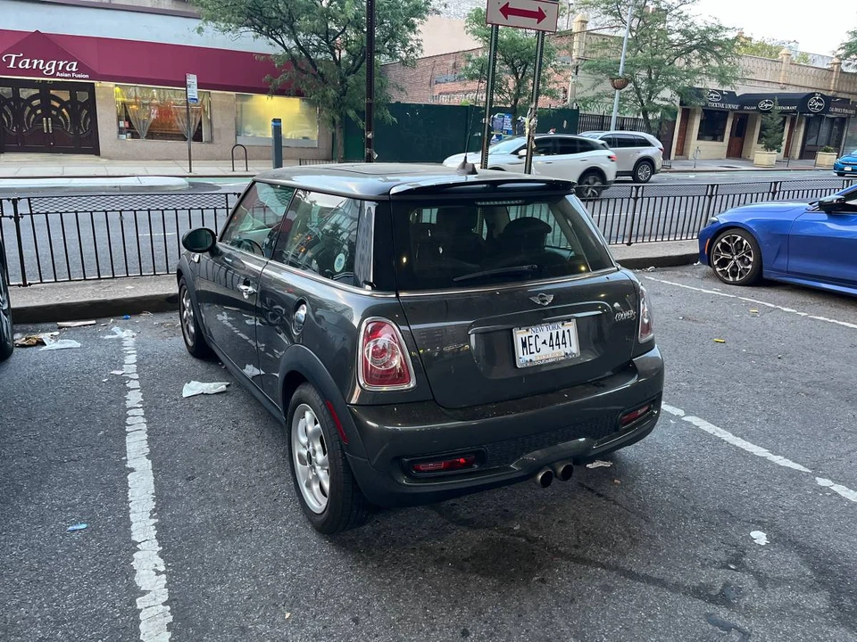 2011 Mini Mini 2nd Gen - Image 2 of 2
