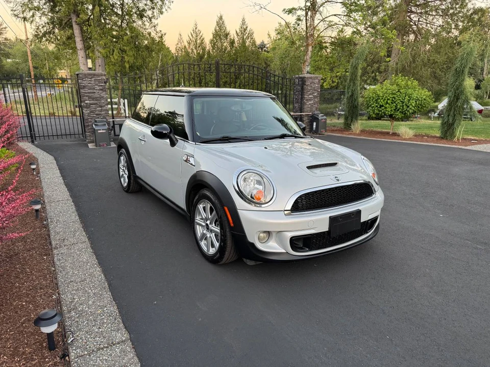 2011 Mini Mini 2nd Gen - Image 3 of 16