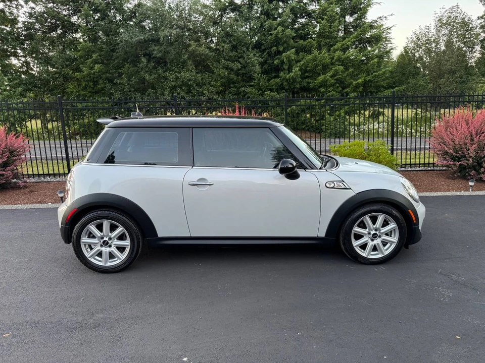 2011 Mini Mini 2nd Gen - Image 4 of 16