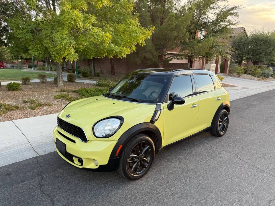 2011 Mini Mini 2nd Gen - Image 2 of 10