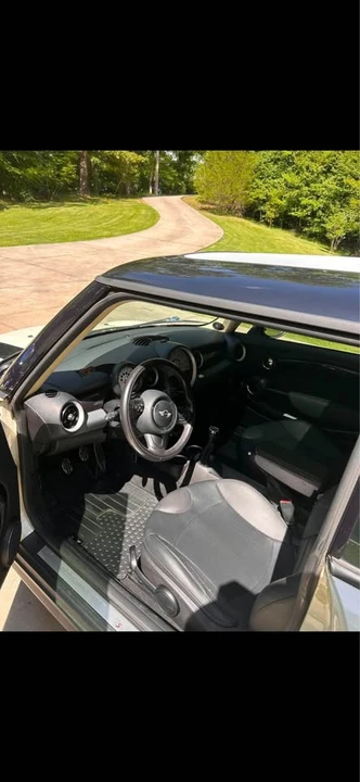 2011 Mini Mini 2nd Gen - Image 3 of 3