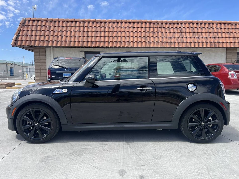 2011 Mini Mini 2nd Gen - Image 2 of 12