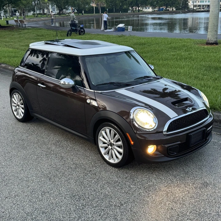 2011 Mini Mini 2nd Gen - Image 2 of 21