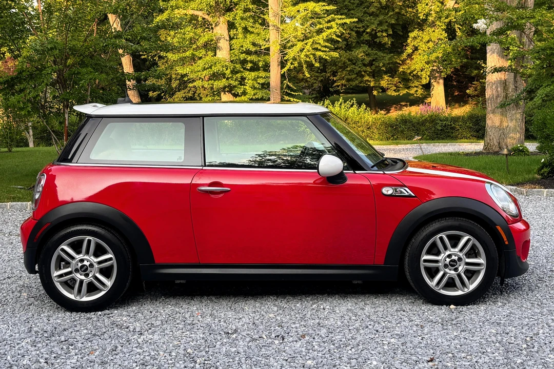 2011 Mini Mini 2nd Gen - Image 3 of 31