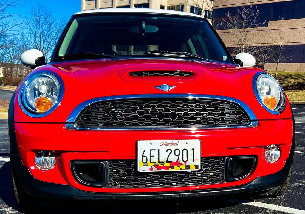 2011 Mini Mini 2nd Gen - Image 2 of 31