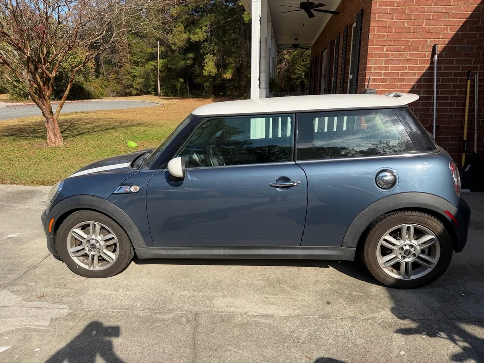 2011 Mini Mini Cooper S 1st Gen - Image 2 of 11