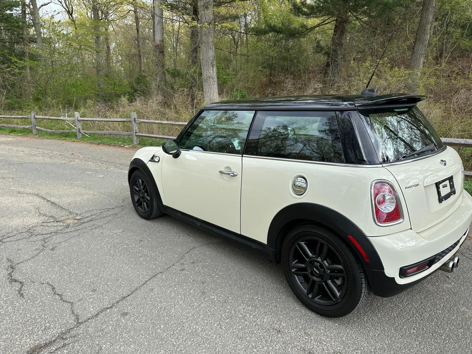 2011 Mini Mini 2nd Gen - Image 16 of 31