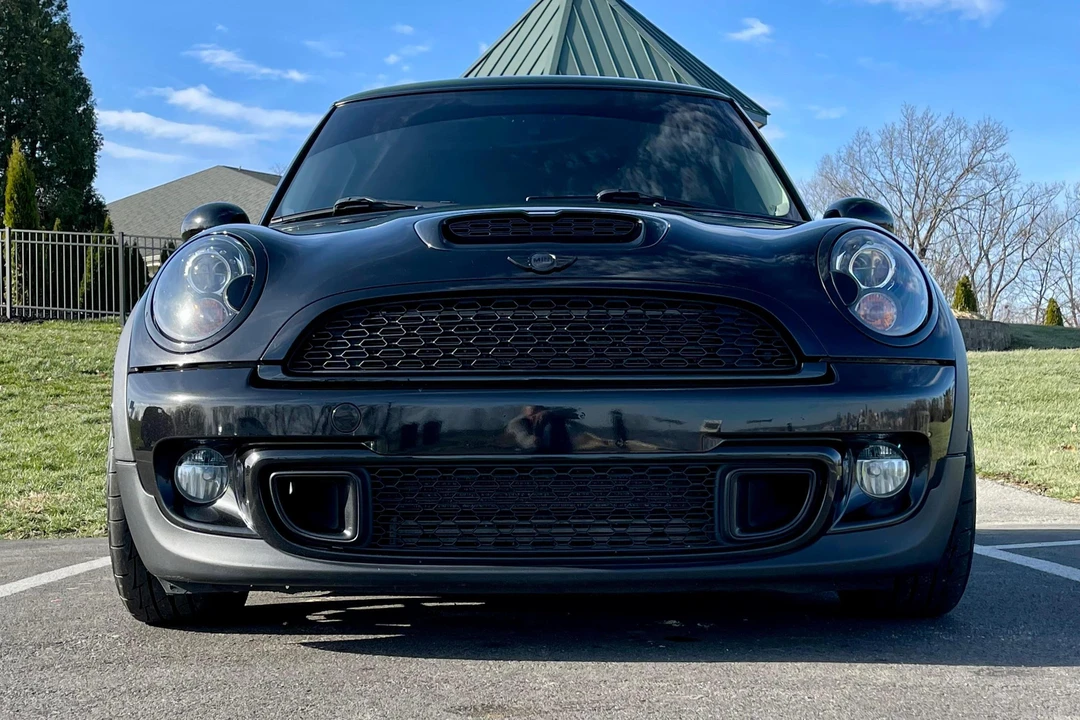 2011 Mini Mini 2nd Gen - Image 2 of 31