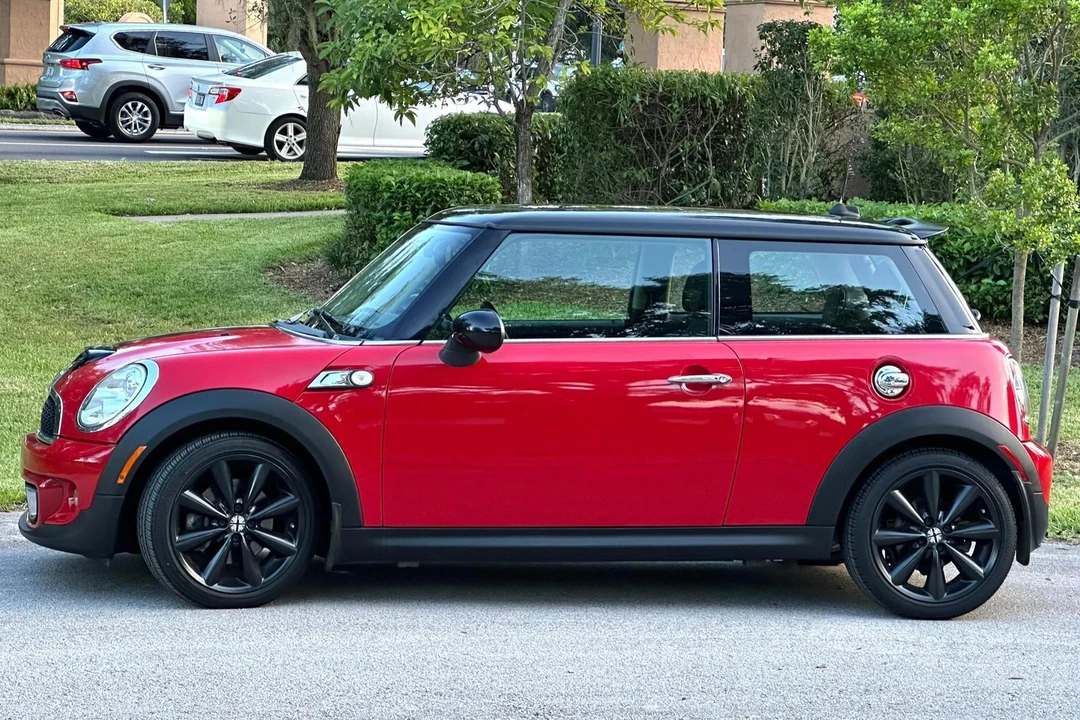 2011 Mini Mini 2nd Gen - Image 3 of 27