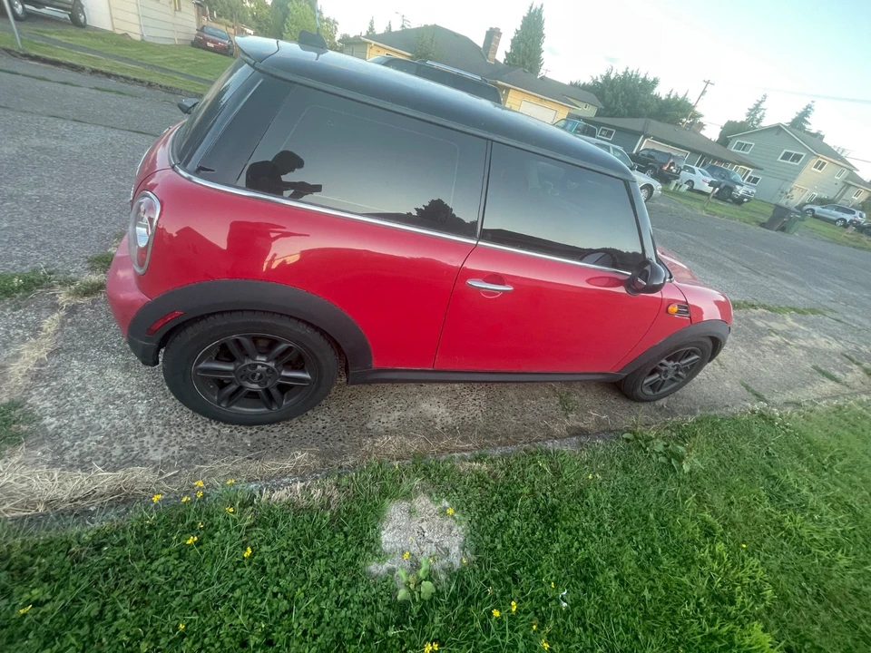 2011 Mini Mini 2nd Gen - Image 2 of 5