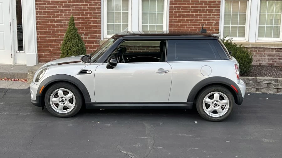2011 Mini Mini 2nd Gen - Image 2 of 8