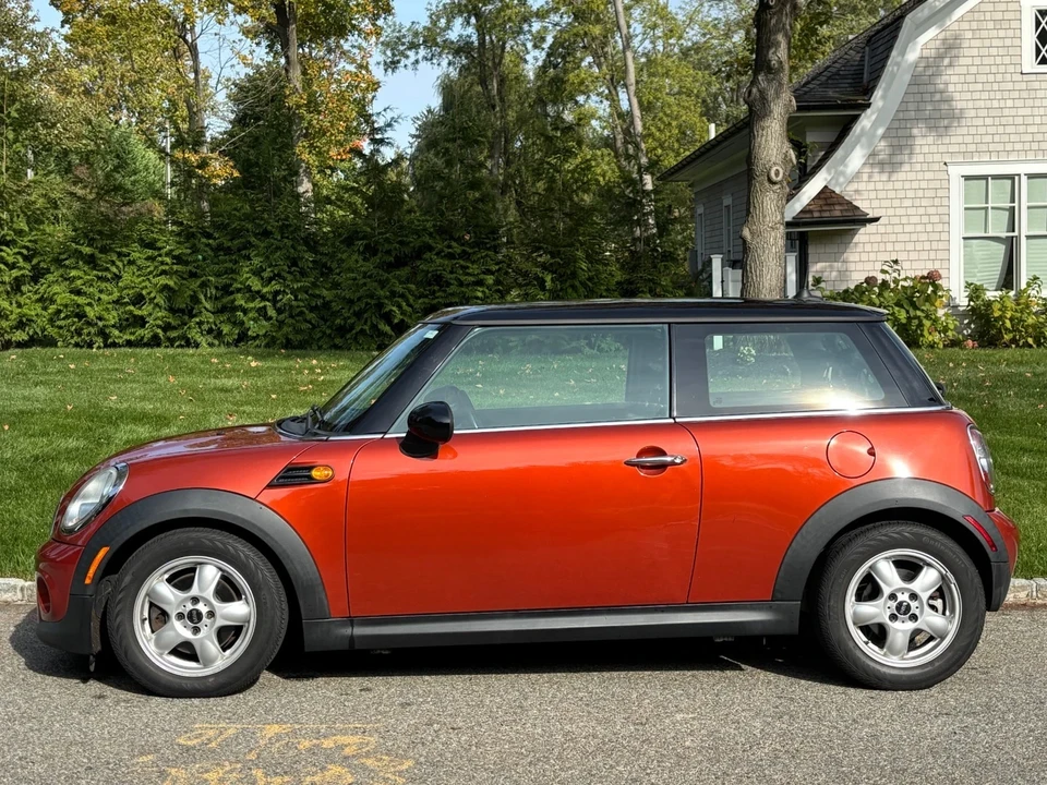 2011 Mini Mini 2nd Gen - Image 2 of 21
