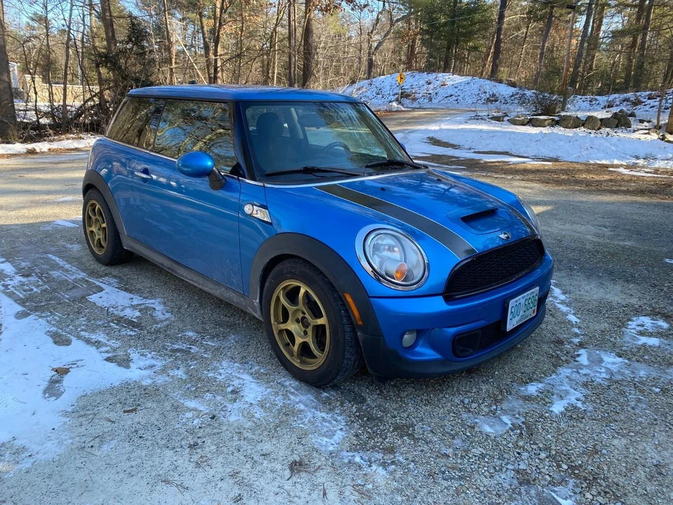 2011 Mini Mini 2nd Gen - Image 2 of 14