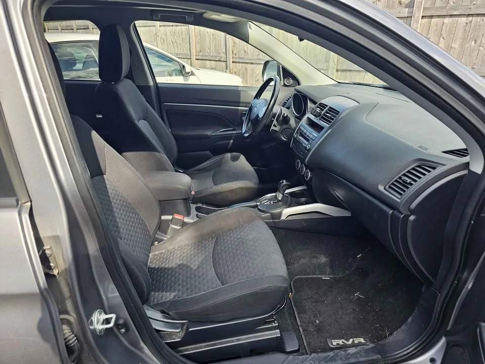 2011 Mitsubishi 3000GT - Image 3 of 11