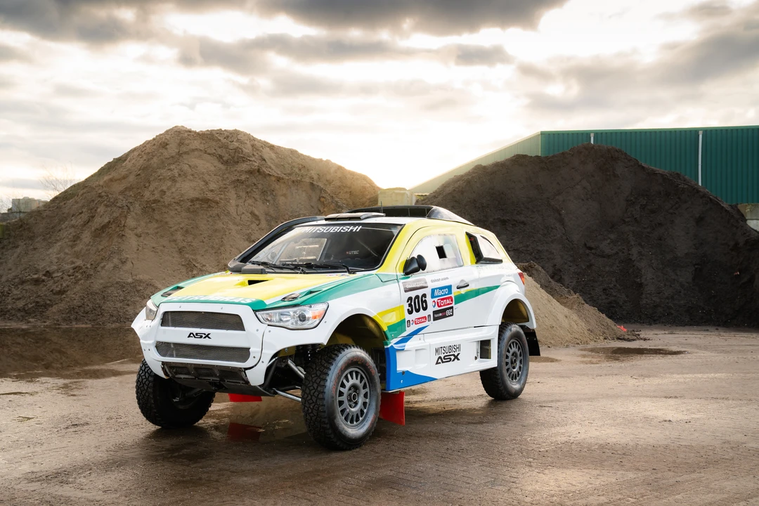 2011 Mitsubishi Outlander Sport - Image 2 of 31