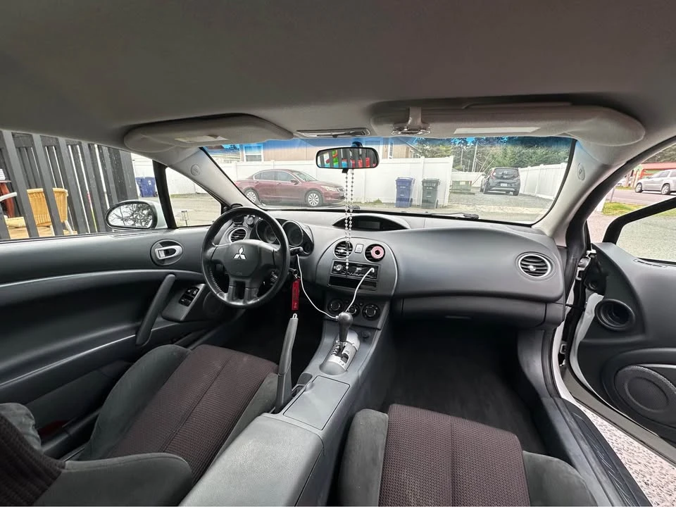 2011 Mitsubishi Eclipse 4th Gen - Image 5 of 10