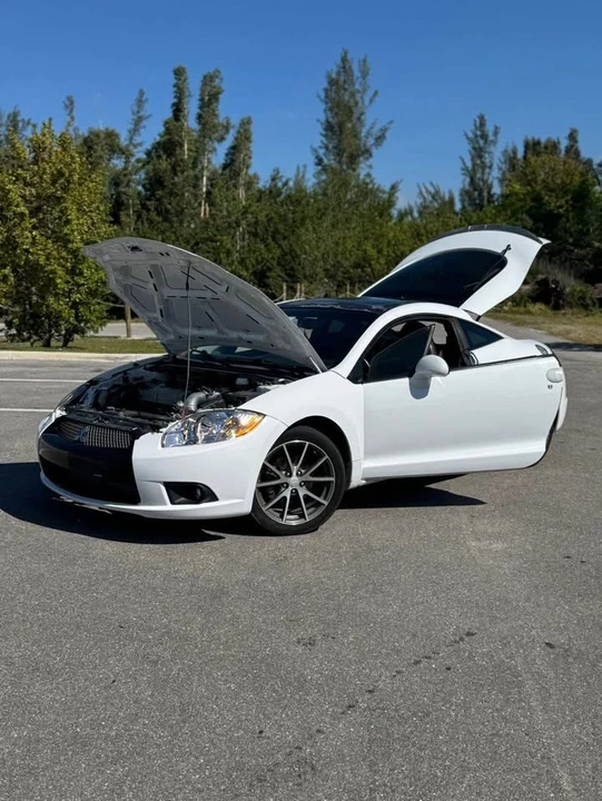 2011 Mitsubishi Eclipse 4th Gen - Image 3 of 10