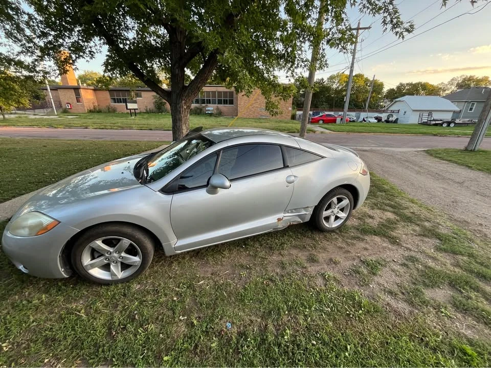 2011 Mitsubishi Eclipse 4th Gen - Image 2 of 7