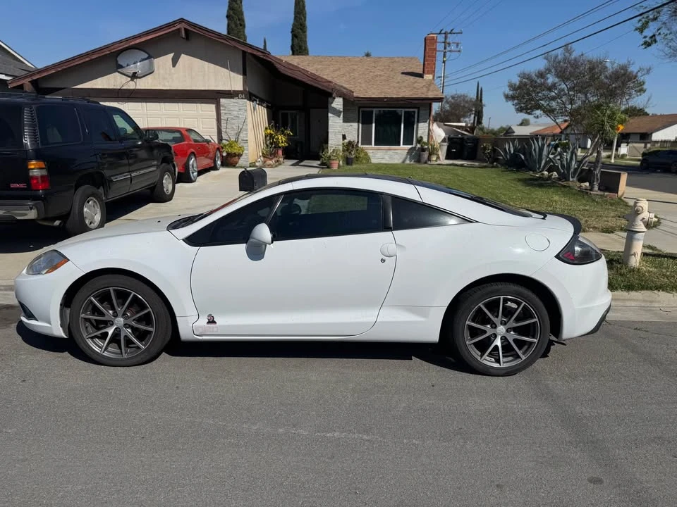 2011 Mitsubishi Eclipse 4th Gen - Image 2 of 5