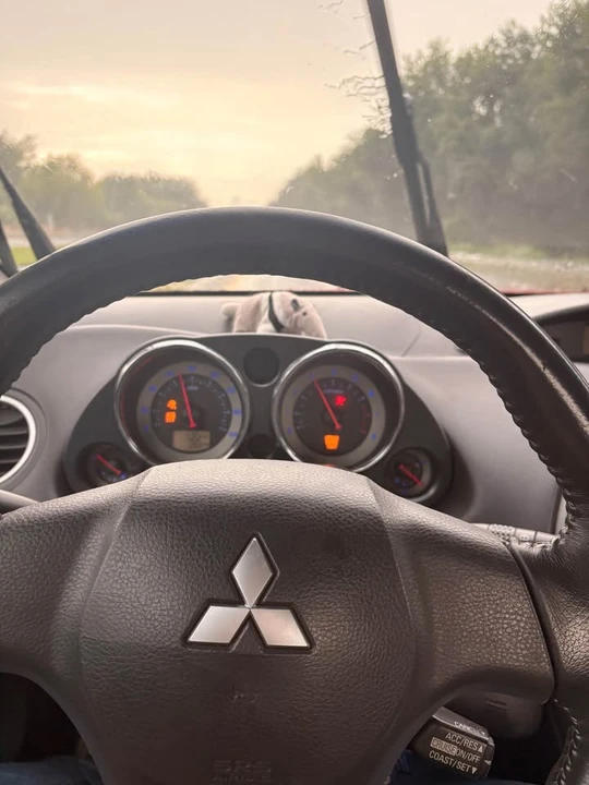 2011 Mitsubishi Eclipse 4th Gen - Image 2 of 7