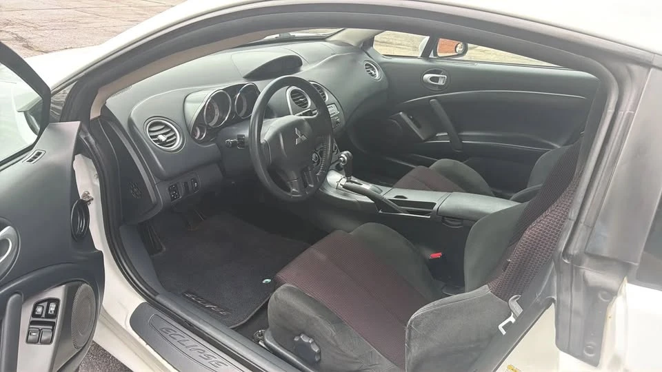 2011 Mitsubishi Eclipse 4th Gen - Image 9 of 20