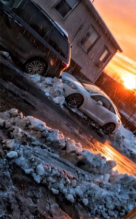 2011 Mitsubishi Eclipse 4th Gen - Image 2 of 8