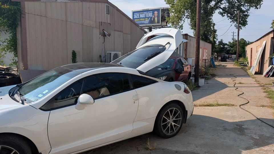 2011 Mitsubishi Eclipse 4th Gen - Image 3 of 10