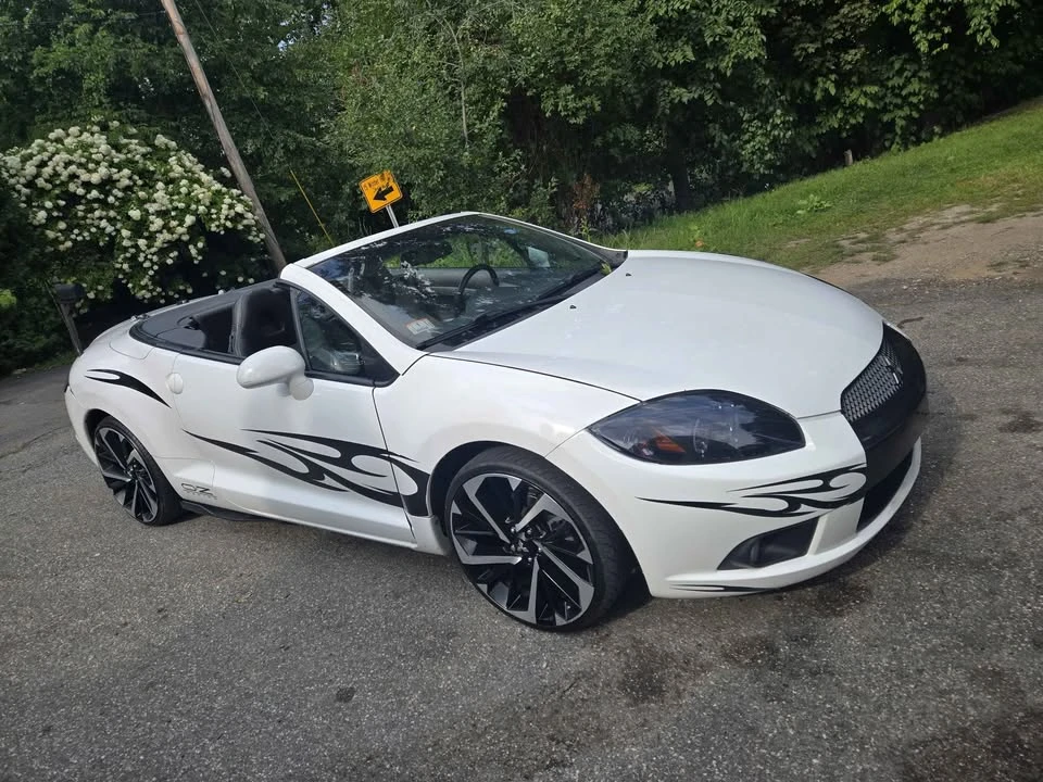 2011 Mitsubishi Eclipse 4th Gen - Image 2 of 13
