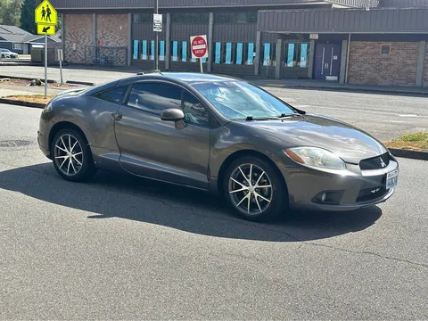 2011 Mitsubishi Eclipse SE Coupe 2D