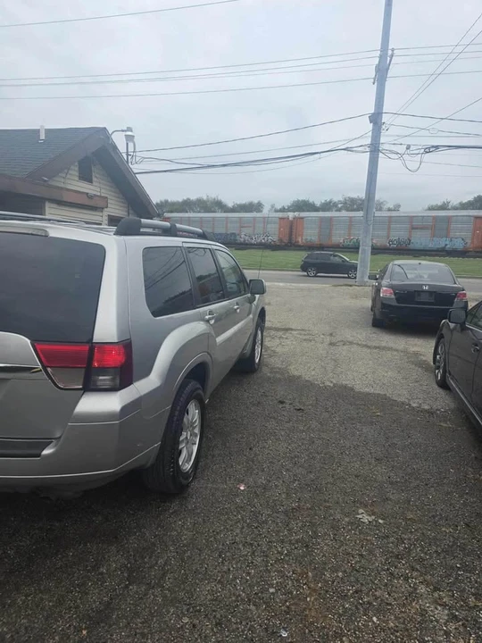 2011 Mitsubishi Endeavor - Image 3 of 8