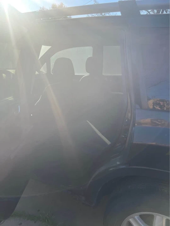 2011 Mitsubishi Endeavor - Image 3 of 6