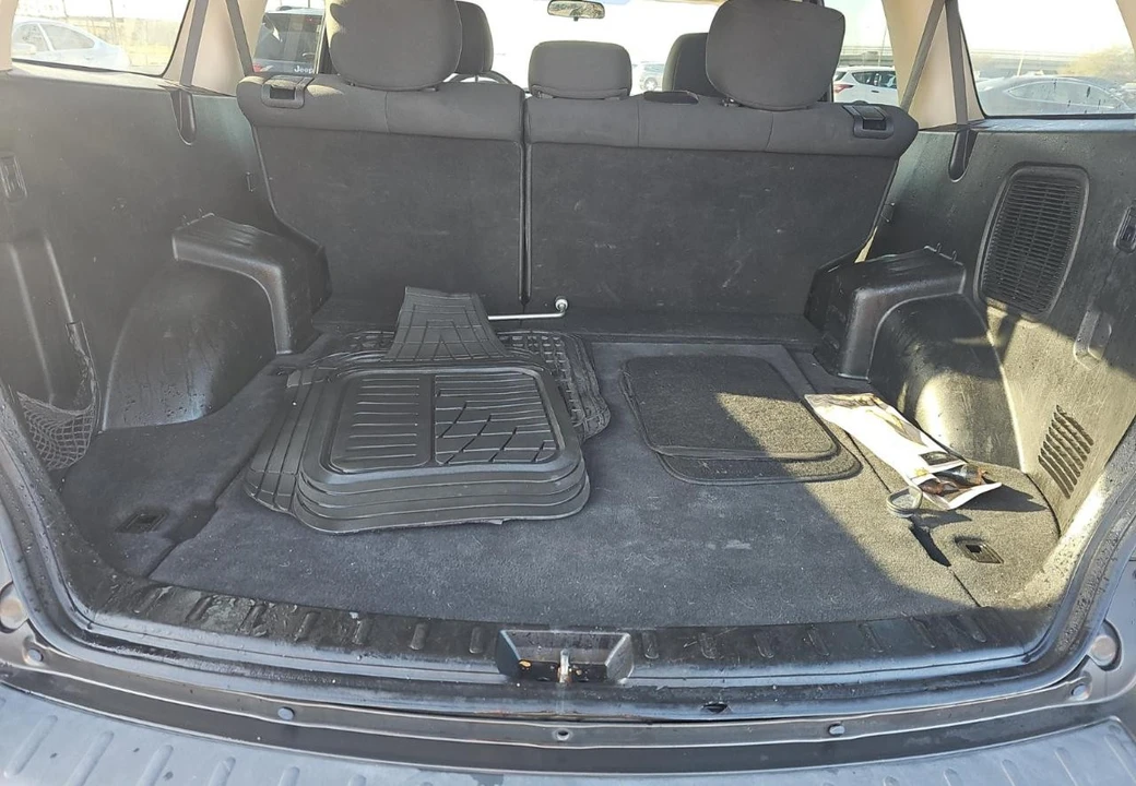 2011 Mitsubishi Endeavor - Image 15 of 15