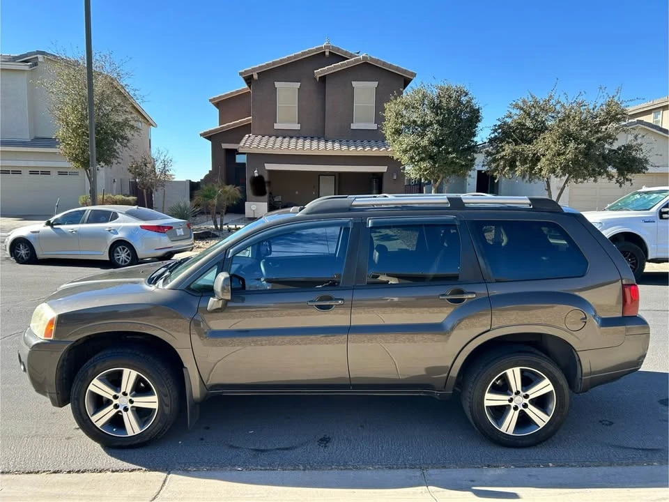 2011 Mitsubishi Endeavor - Image 3 of 11