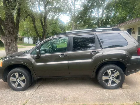 2011 Mitsubishi Endeavor SE Sport Utility 4D