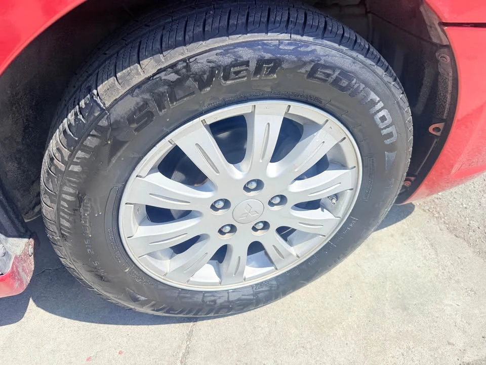 2011 Mitsubishi Galant 9th Gen - Image 17 of 18