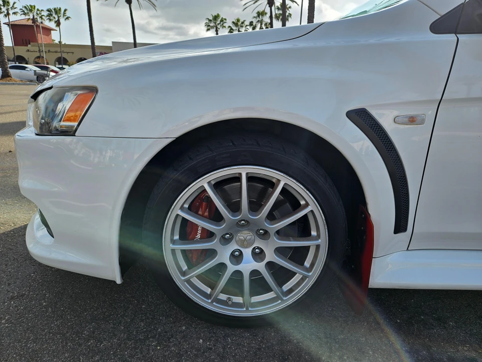 2011 Mitsubishi Lancer Evolution X 9th Gen - Image 19 of 31