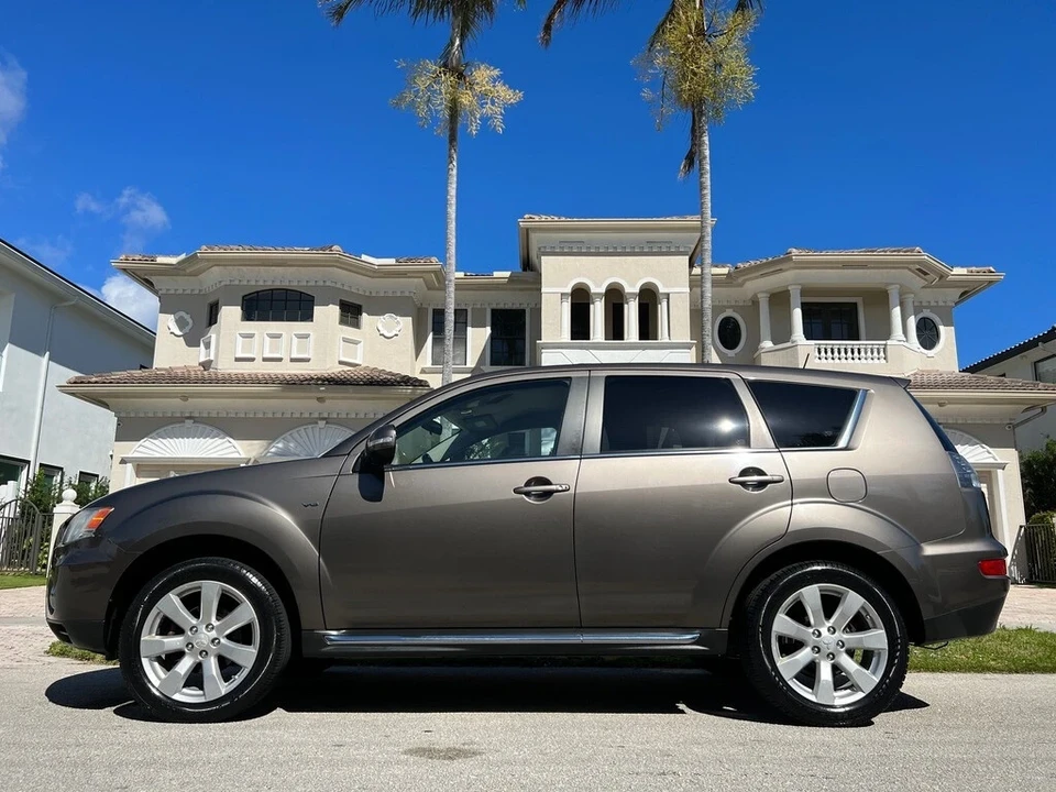 2011 Mitsubishi Outlander - Image 6 of 21