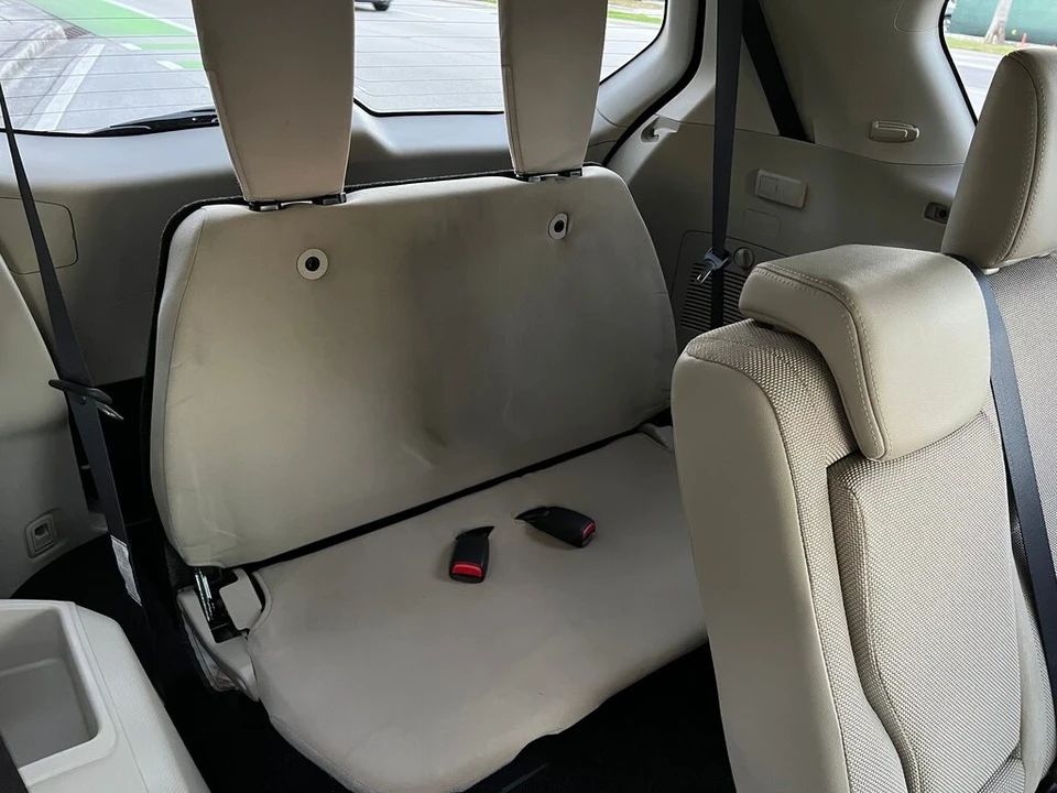 2011 Mitsubishi Outlander - Image 20 of 21