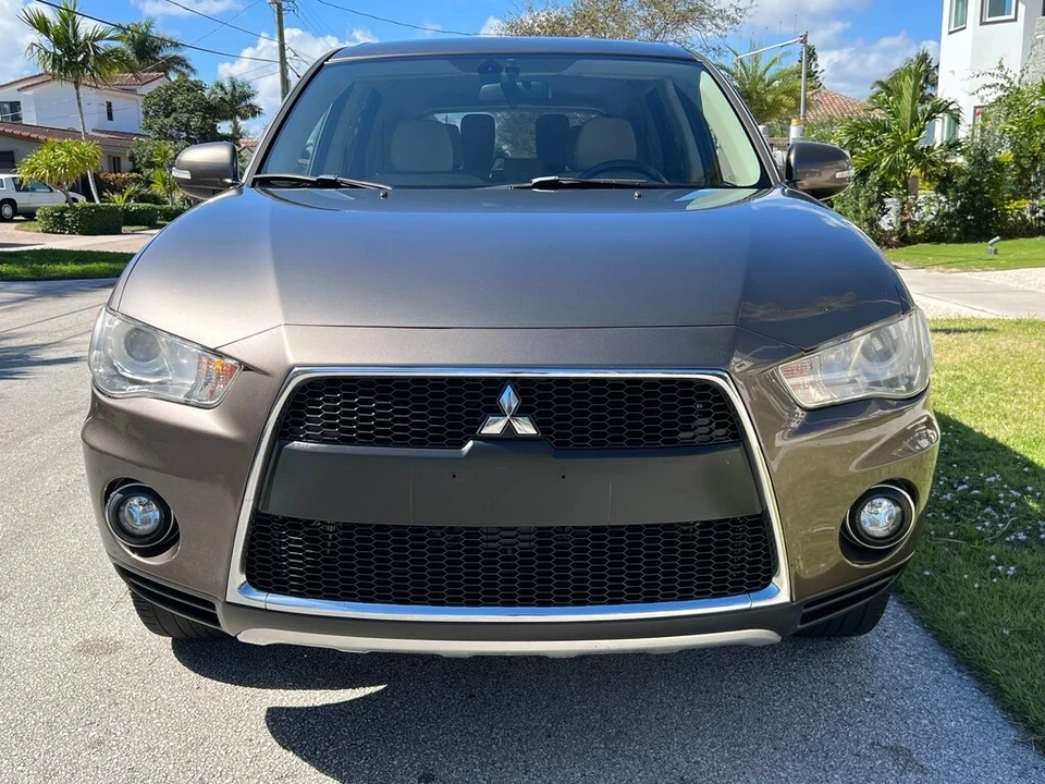 2011 Mitsubishi Outlander - Image 4 of 21