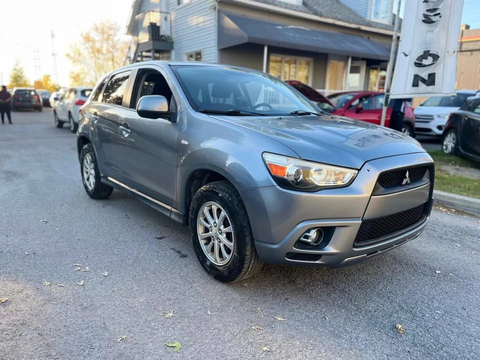 2011 Mitsubishi Outlander - Image 3 of 12