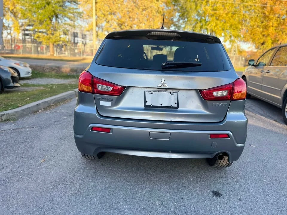 2011 Mitsubishi Outlander - Image 5 of 12