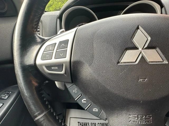 2011 Mitsubishi Outlander - Image 16 of 20
