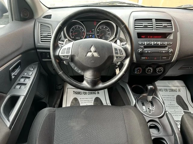 2011 Mitsubishi Outlander - Image 13 of 20