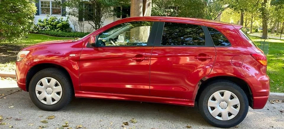 2011 Mitsubishi Outlander - Image 3 of 6