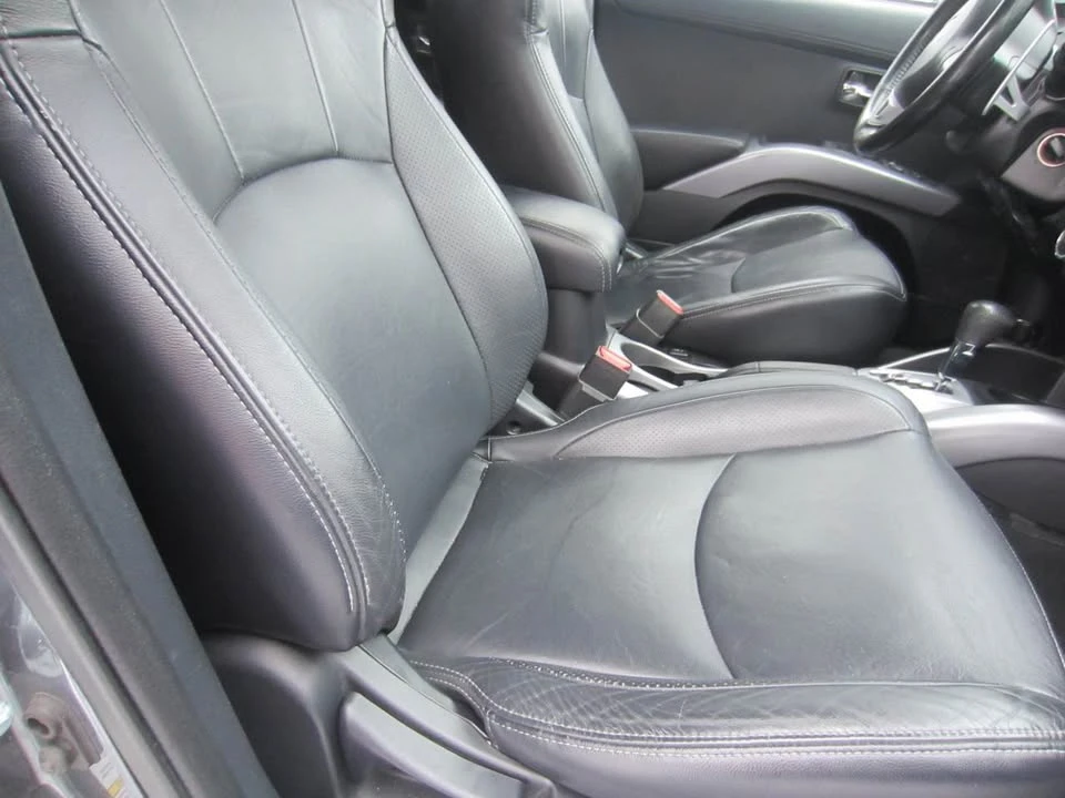 2011 Mitsubishi Outlander - Image 4 of 11