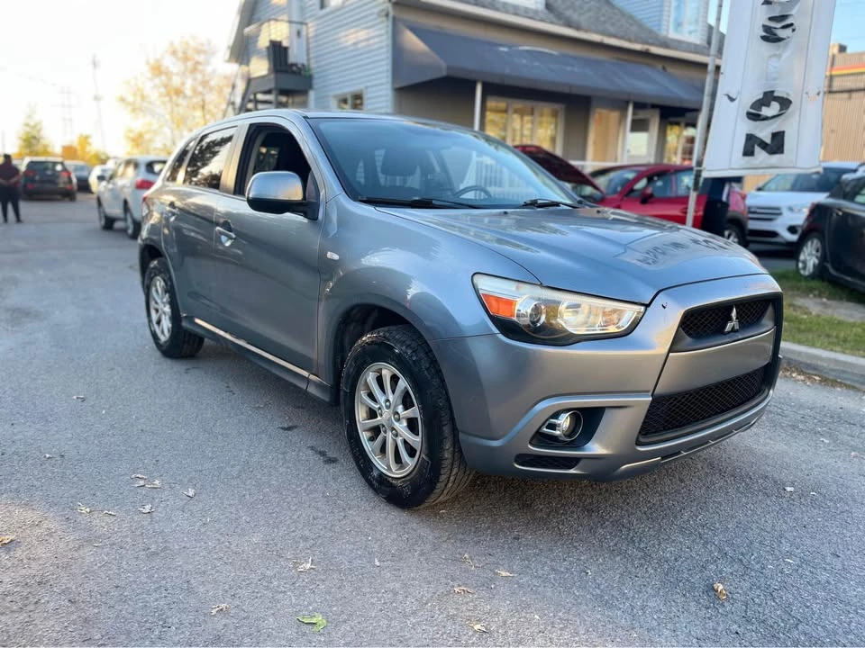 2011 Mitsubishi RVR - Image 2 of 11