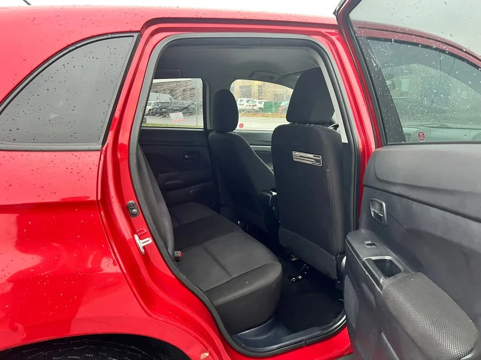 2011 Mitsubishi RVR - Image 12 of 17