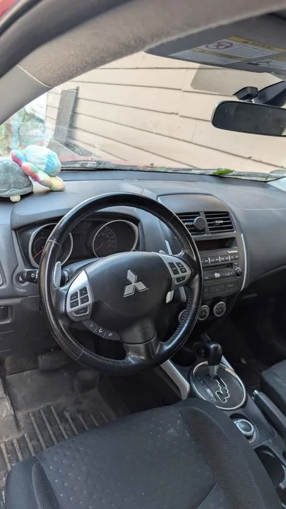 2011 Mitsubishi RVR - Image 2 of 4