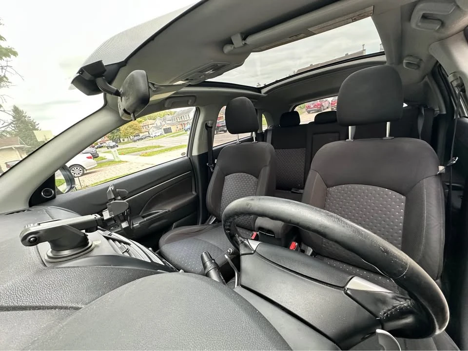 2011 Mitsubishi RVR - Image 11 of 13