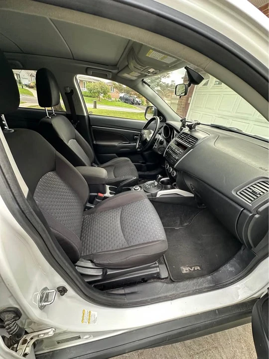 2011 Mitsubishi RVR - Image 5 of 13